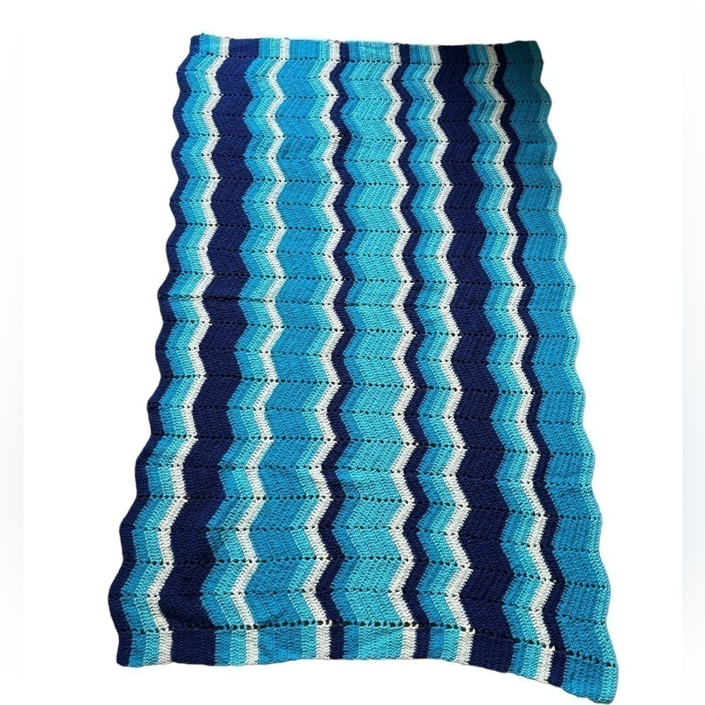 Blue crochet blanket handmade vintage‎ chevron aqua blue white throw